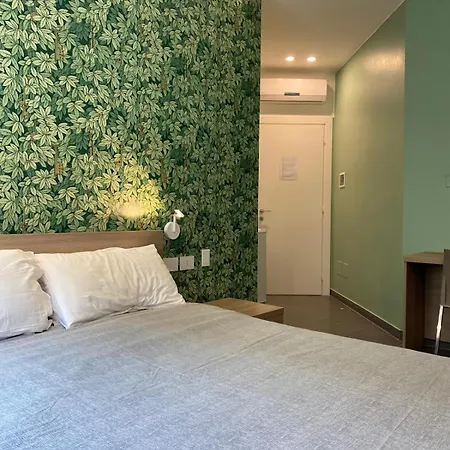 Piazza Beverini 3* 斯培西亚